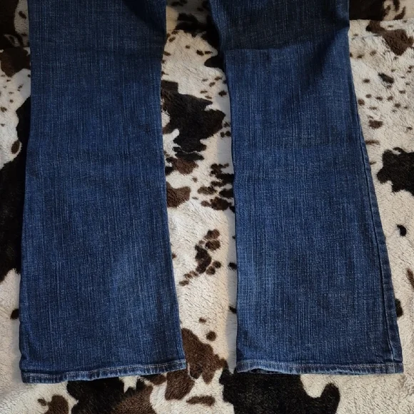 Old Navy Blue Boot Cut Jeans Medium-Dark Wash - Picture 9 of 12
